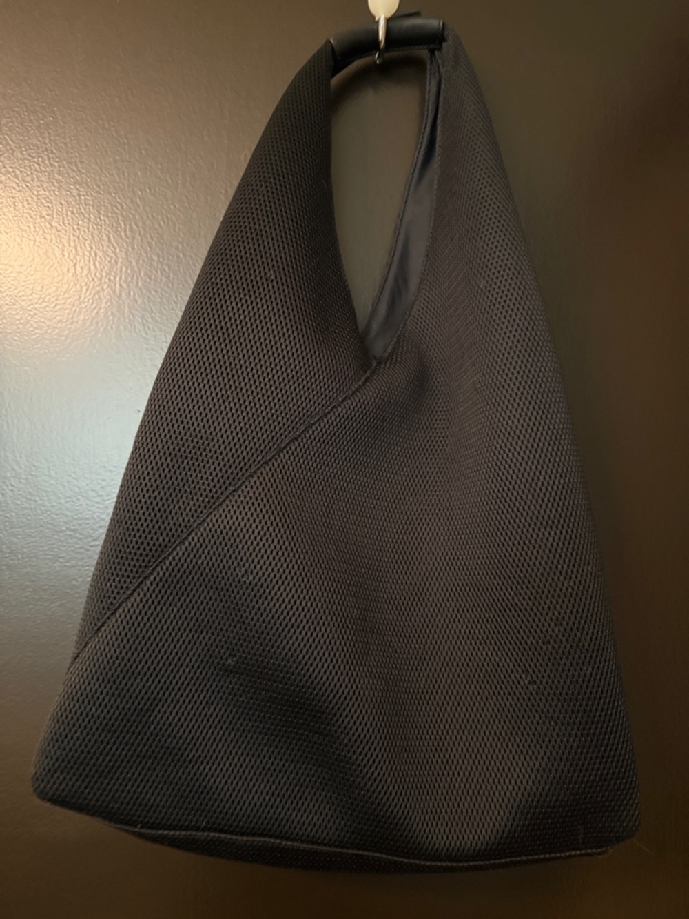 lululemon athletica Black Sling Tote with Mesh Pocket. This bag is reversible!! - Picture 7 of 10